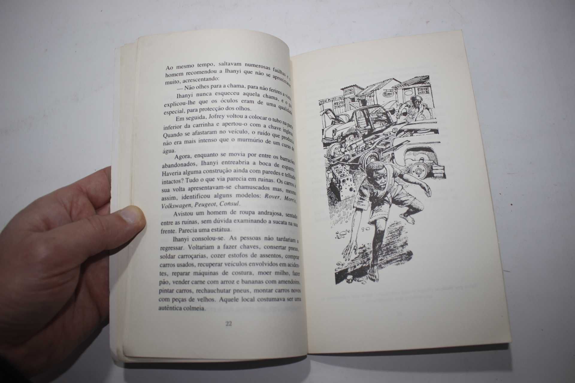 Livros Angola - O rapaz do bairro de carvão - De uma aventura a outra