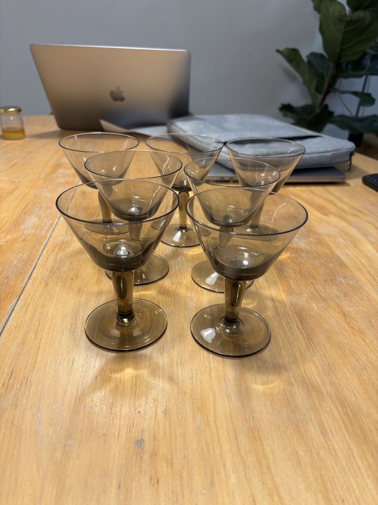 Komplet 7 kieliszków szklanych do martini PRL szkło dymione Krosno?