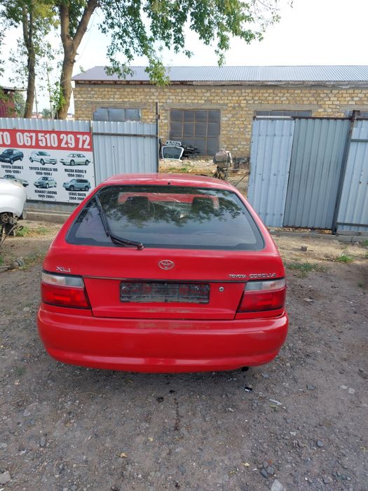 Toyota corolla e 100