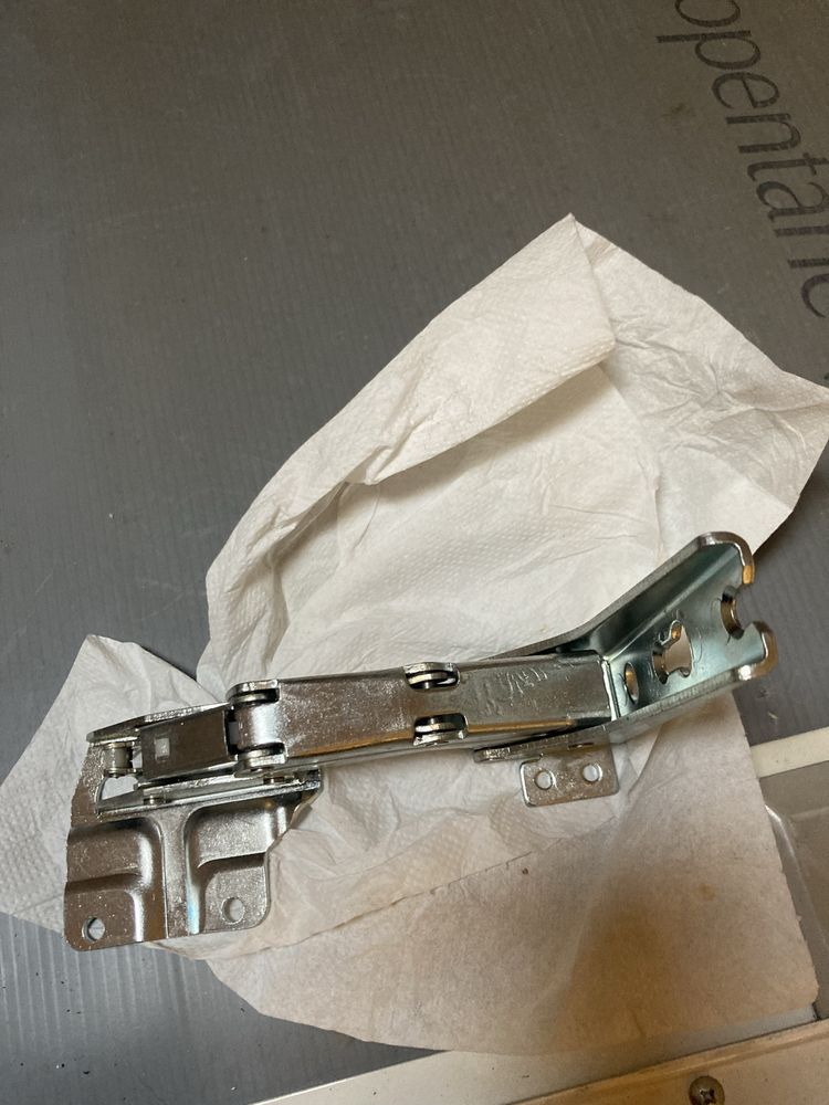 Dobradiça nova para  frigorifico de encastrar