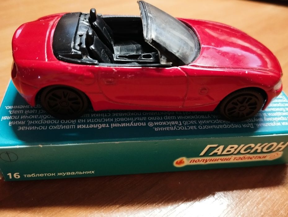 Машинка моделька BMW z4 купе