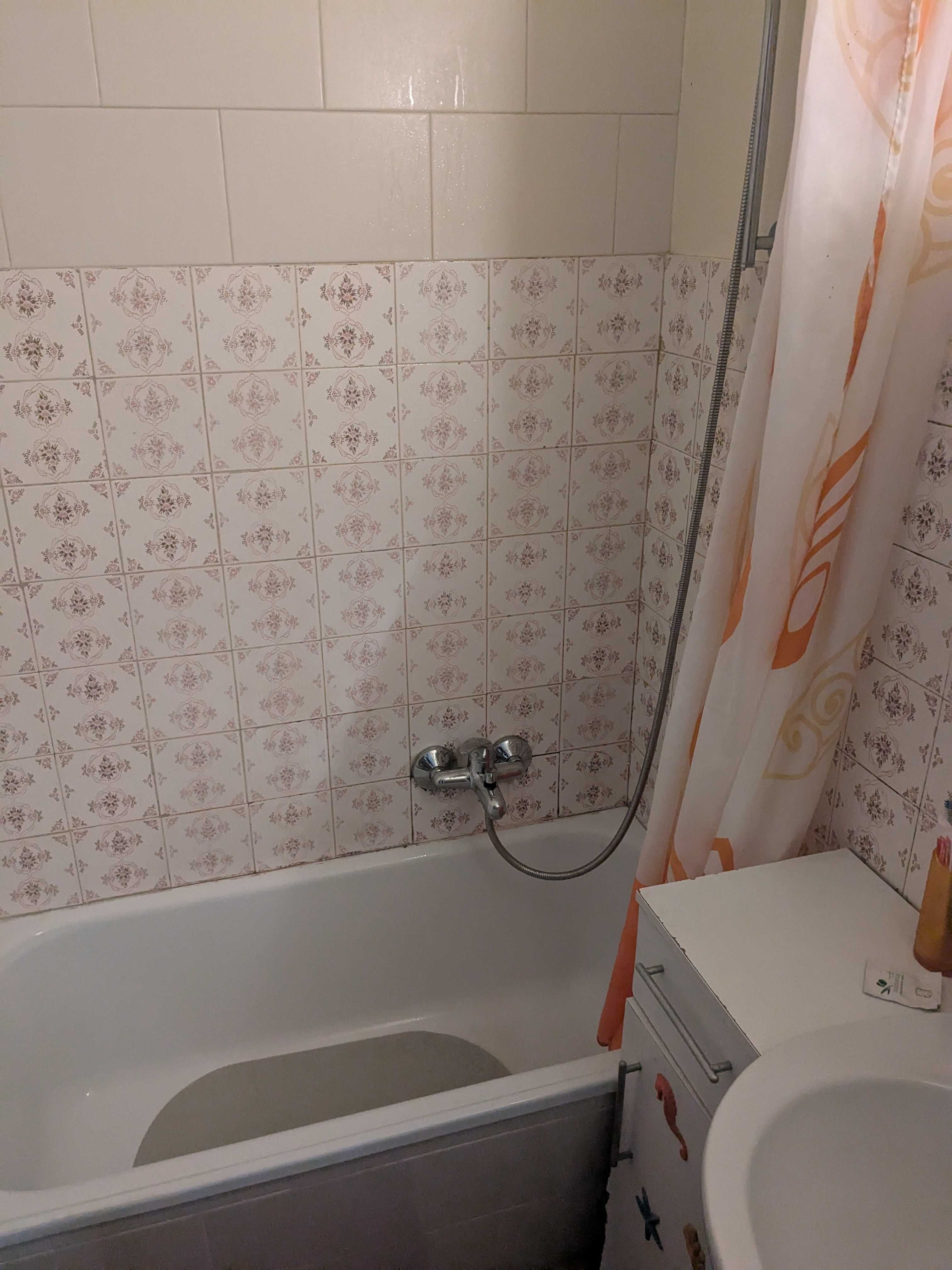 Quarto para arrendar Linda a Velha