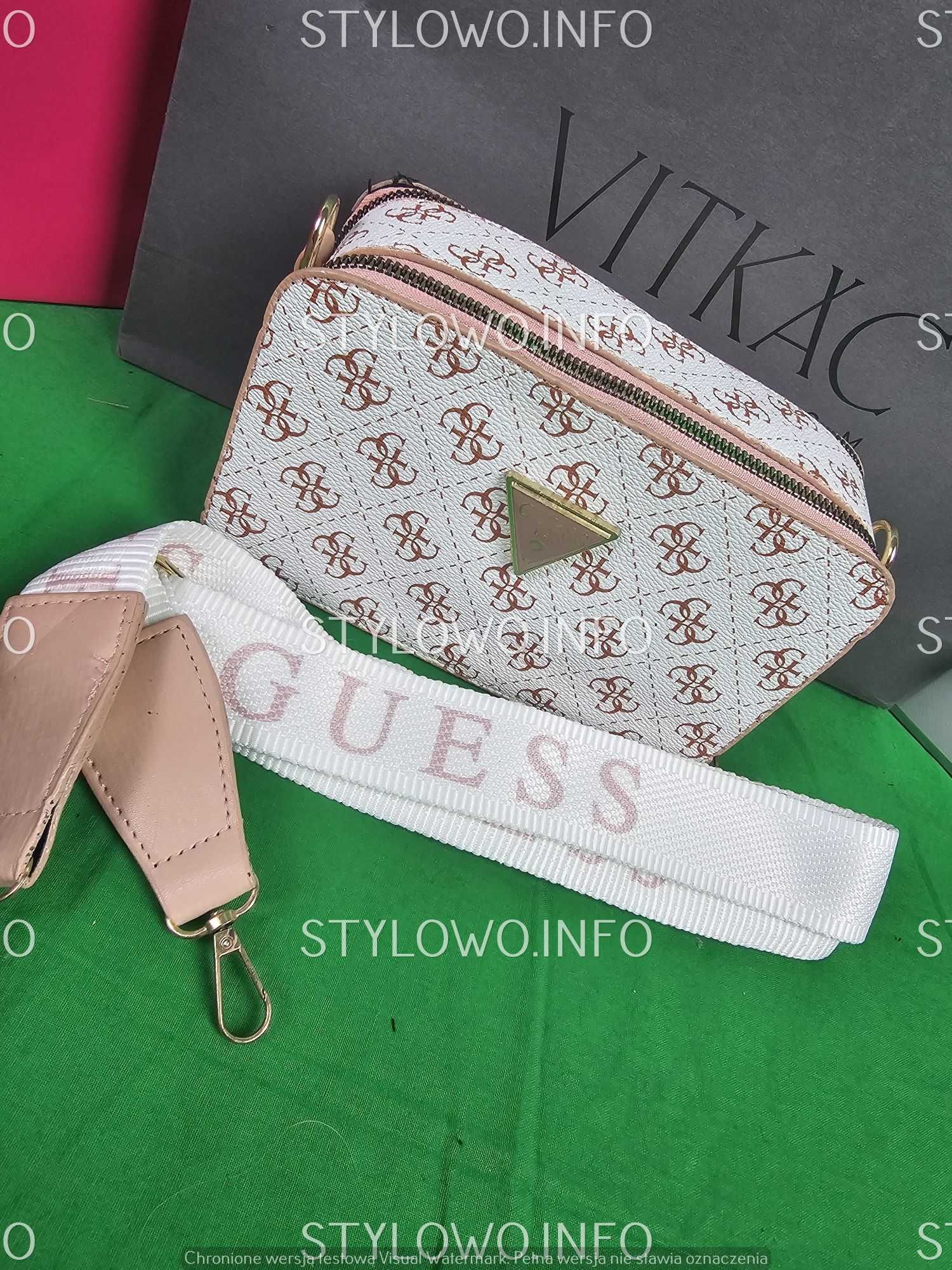 Torebka listonoszka Jasna monogram Guess skórzana kuferek Premium