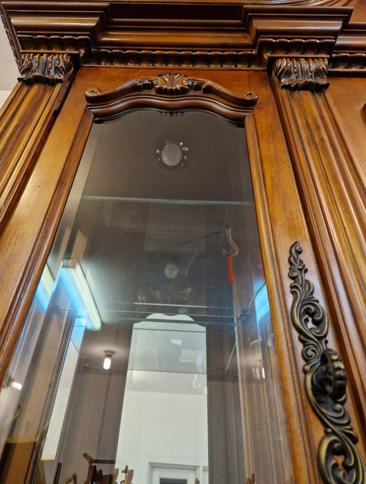 Piękna włoska witryna z drewna!