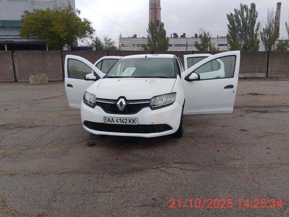 Рено Логан 1,2/2013 год.