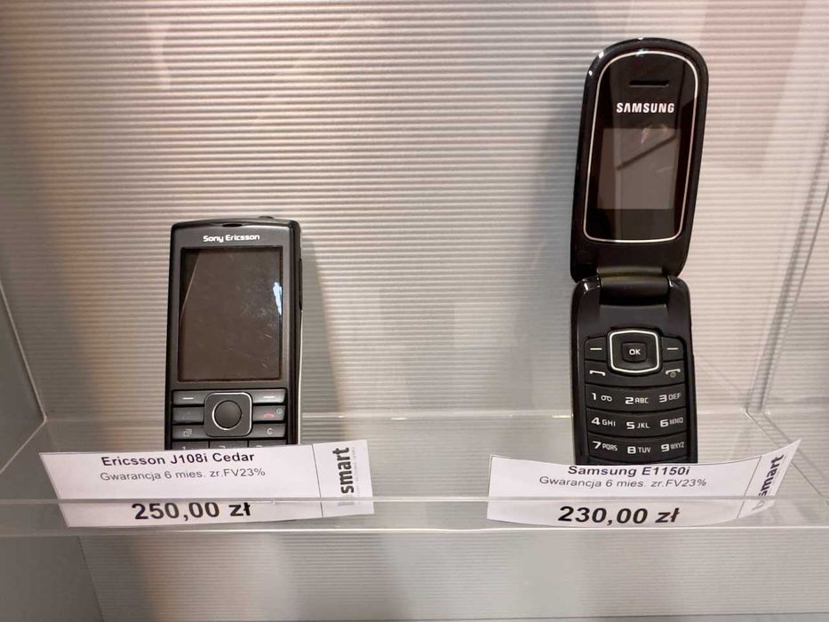 Stare telefony Nokia 3310, 6230i, 6303, C5-00, 1600, Ericsson, Samsung