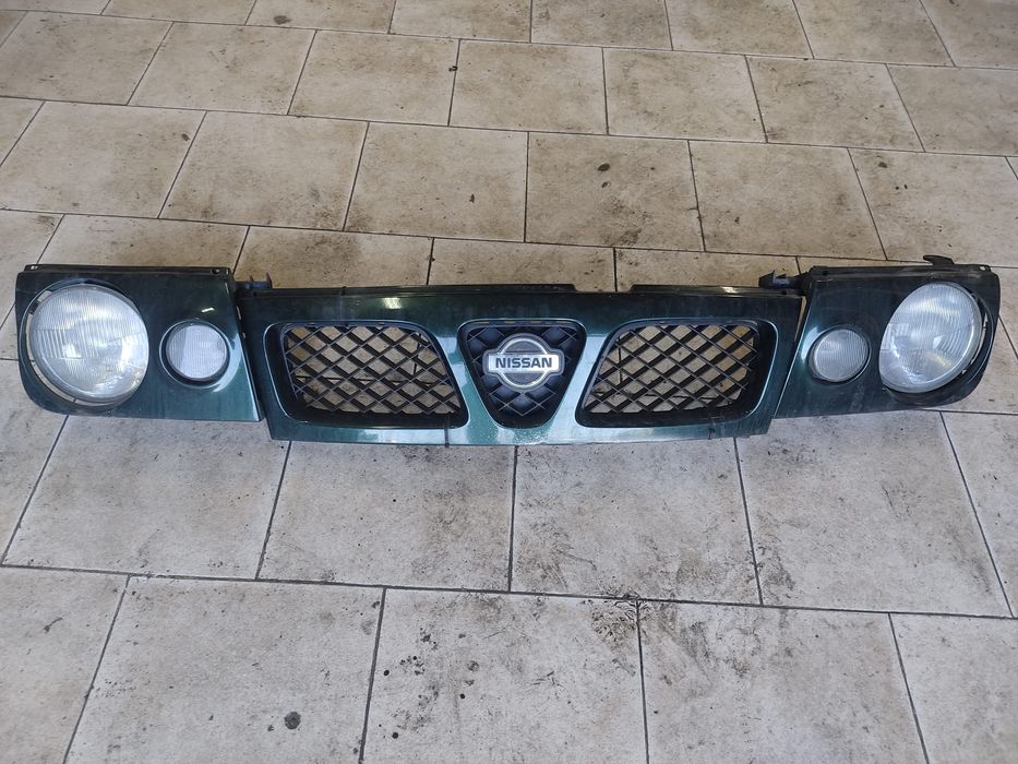 Grelhas e farois terrano 2