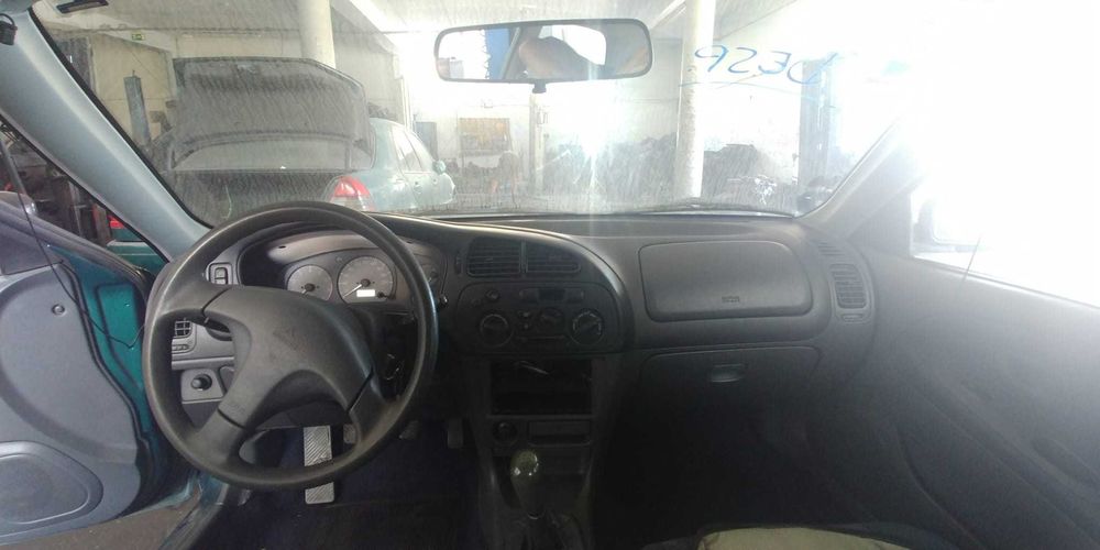 Mitsubishi Colt para peças