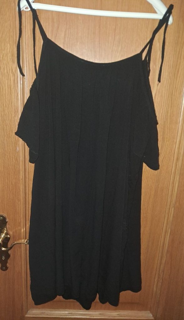 Vestido de verão com alças ajustáveis
