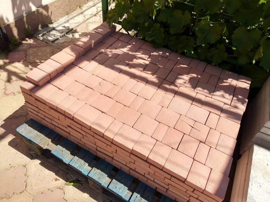 Продам тротуарну плитку, бордюри, водостоки.(Знижка для У.Б.Д. )