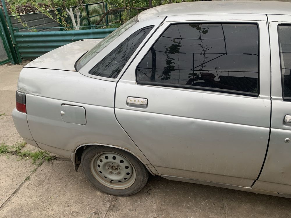 Продам авто ваз 2110