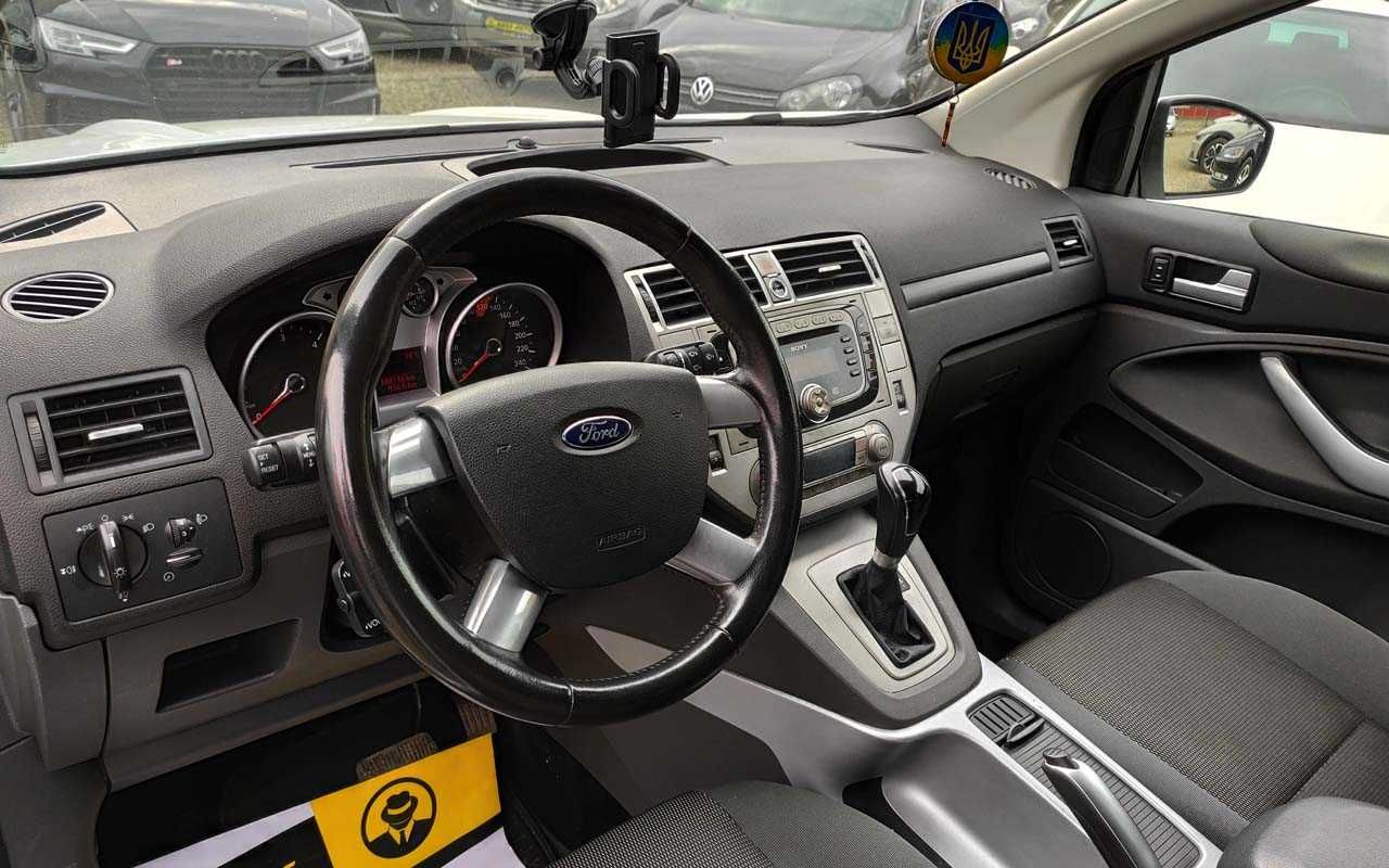 Ford Kuga 2010 року