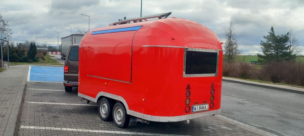 Wynajmem  food truck przyczep gastronomicznych