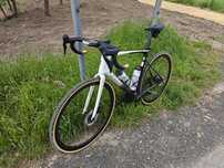 Rower szosowy Giant Defy Advanced Pro 1 karbonowy Unicorn White