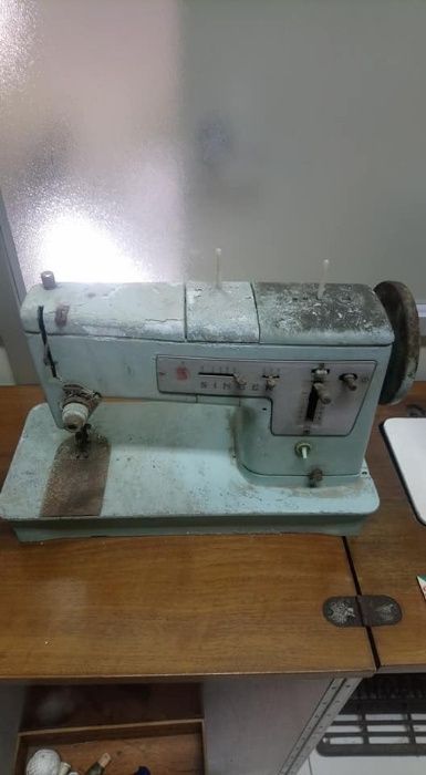 Maquina de Costura Marca SINGER com 60 Anos, Boa para exposição C/novo