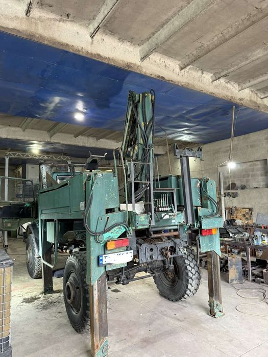 Маніполятор знятий з mercedes unimog.