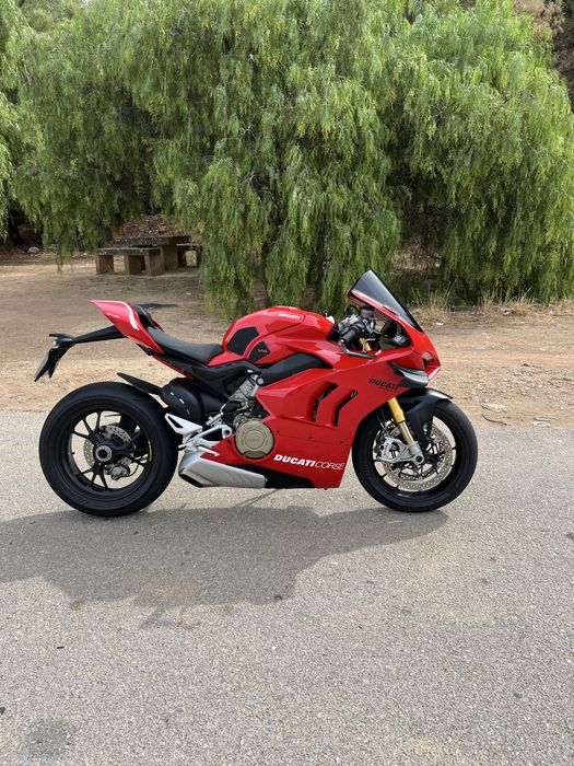 ducati panigale v4s