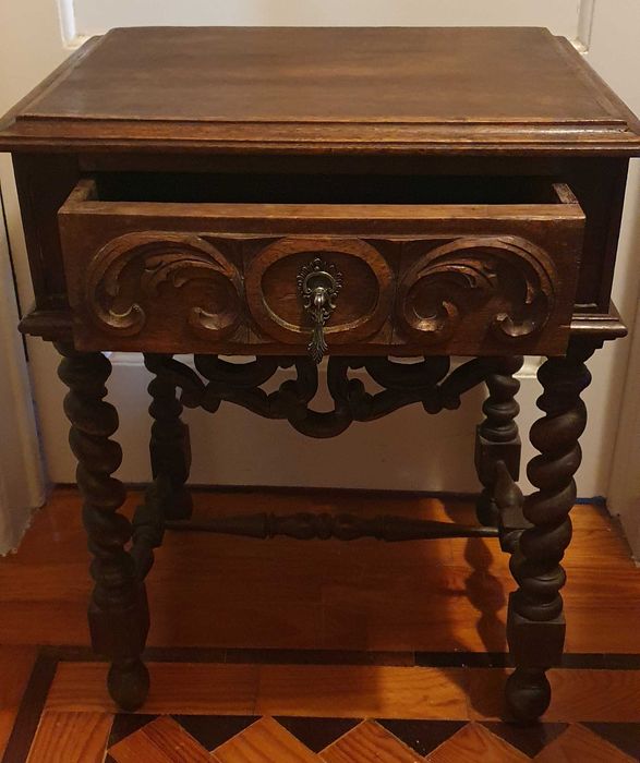 Mesa de cabeceira-Oportunidade