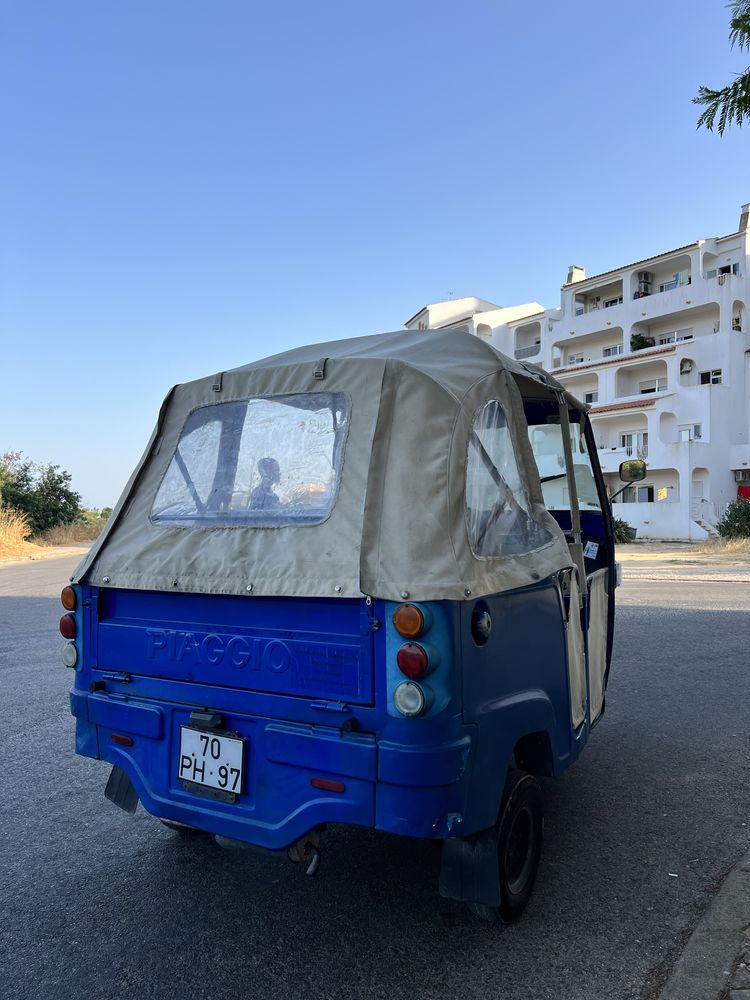 Tuk Tuk Piaggio APE 200