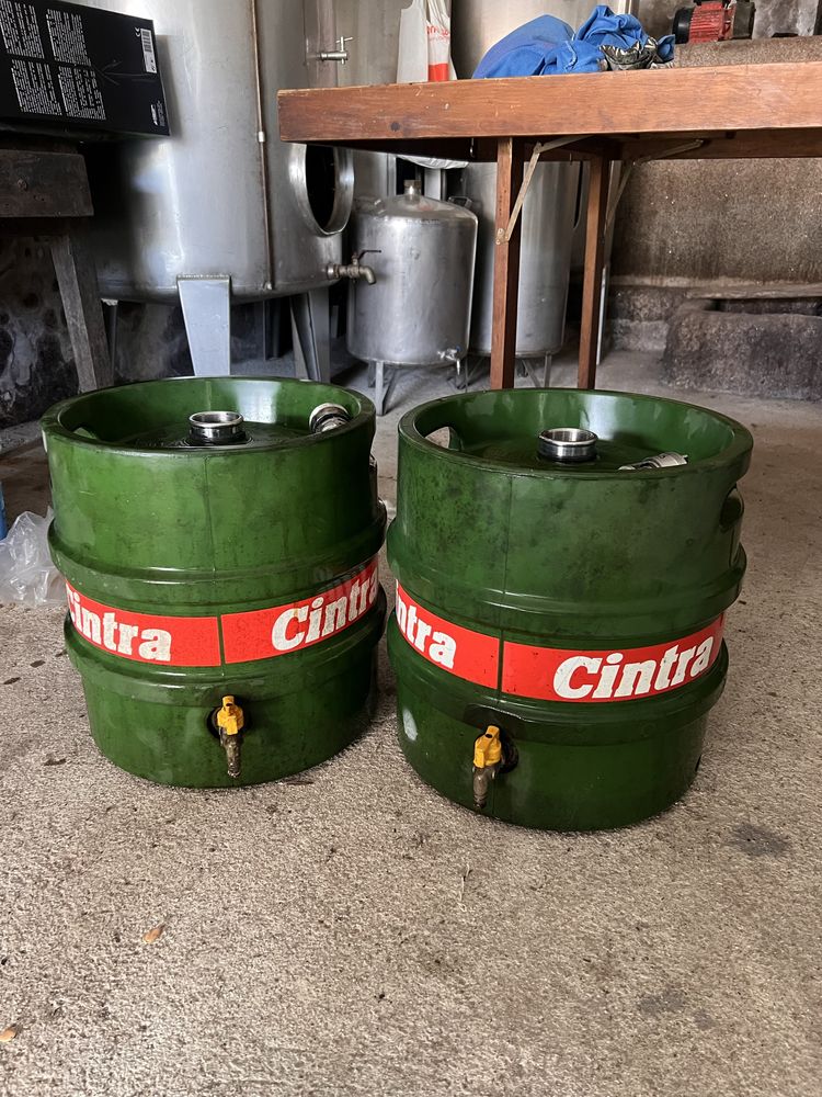 Vendo par de cubas de 30 litros reforçadas a borracha