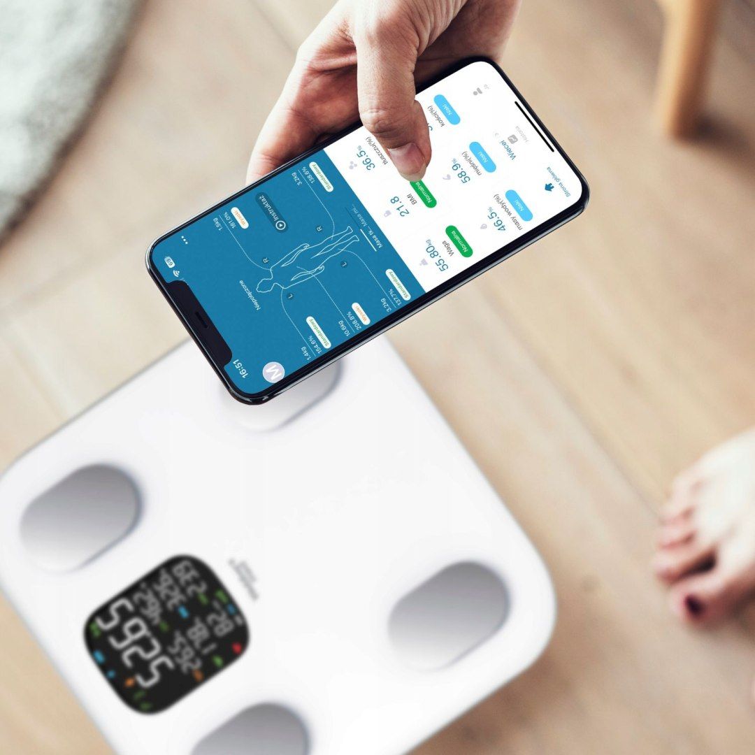 Waga łazienkowa analityczna 15 parametrów Apple Health Google Fit VERA
