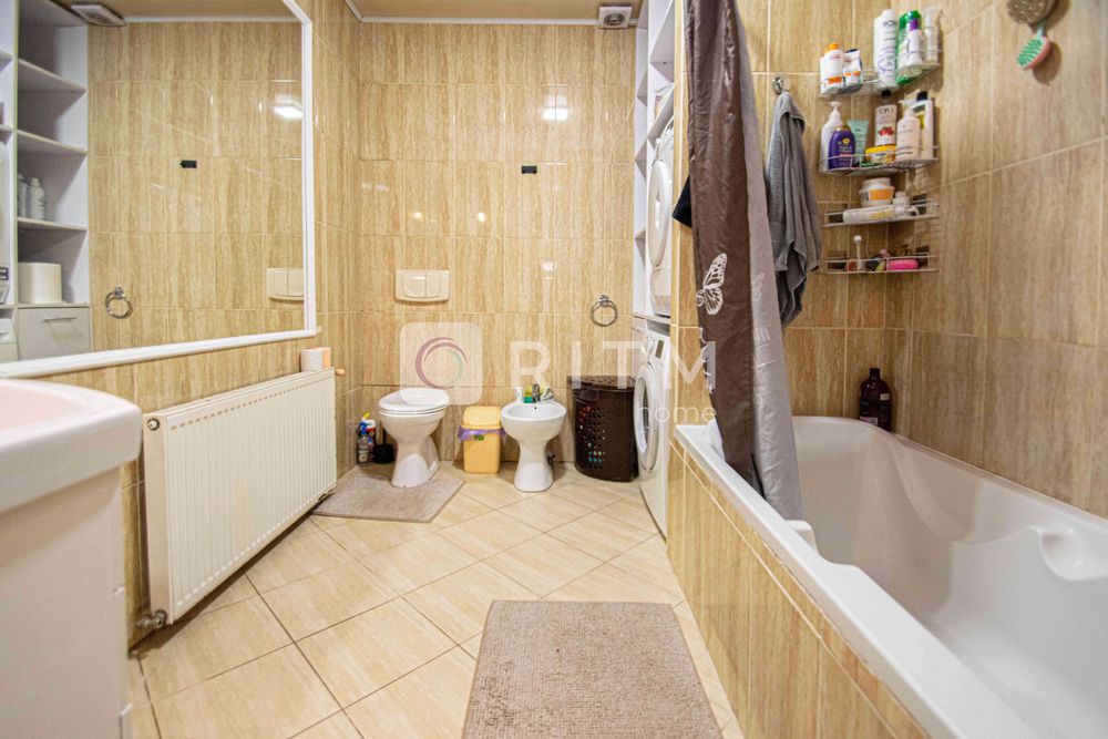 Продається  2-рівневий будинок з загальною площею 190м2