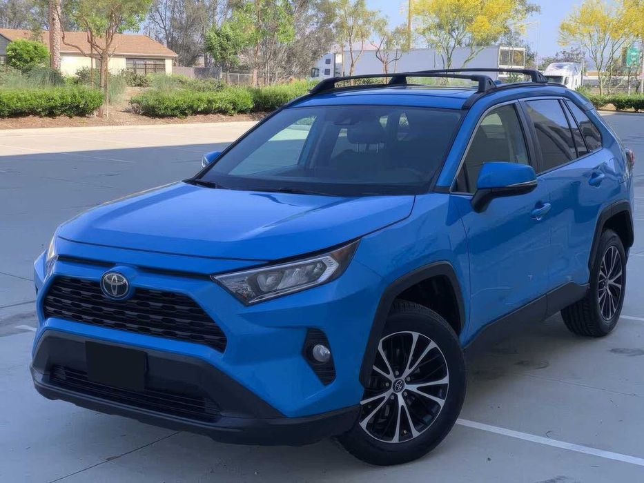 Toyota RAV4 XLE      2019