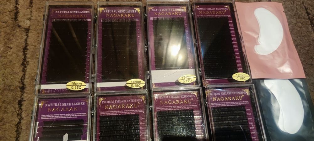 Pakiet rzęs na pasku firmy Nagaraku 8 paletek+ płatki pod oczy