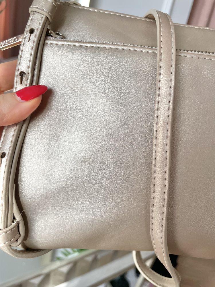 Mango złota torebka metaliczna beżowa kopertówka saszetka crossbody