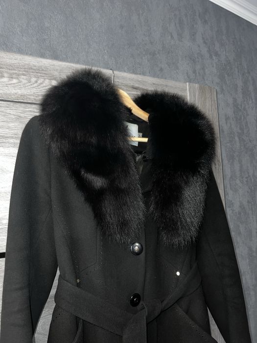 Зимове пальто з хутром песця 46р.