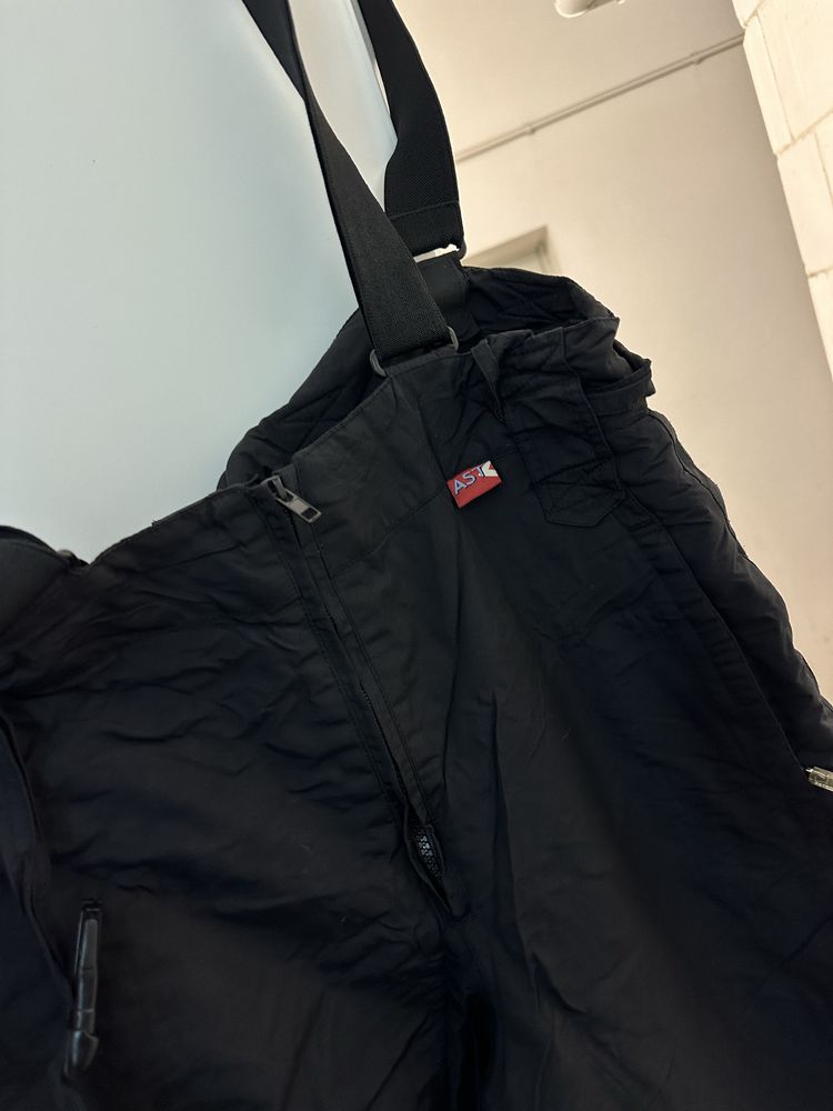 Spodnie narciarskie snowboardowe czarne z szelkami unisex