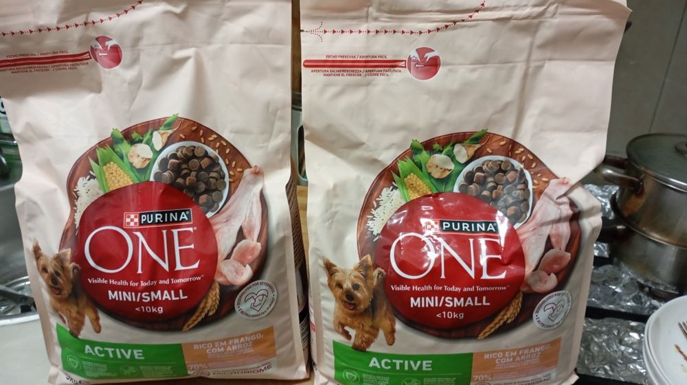 Sacos de ração 2x Purina One Fechados