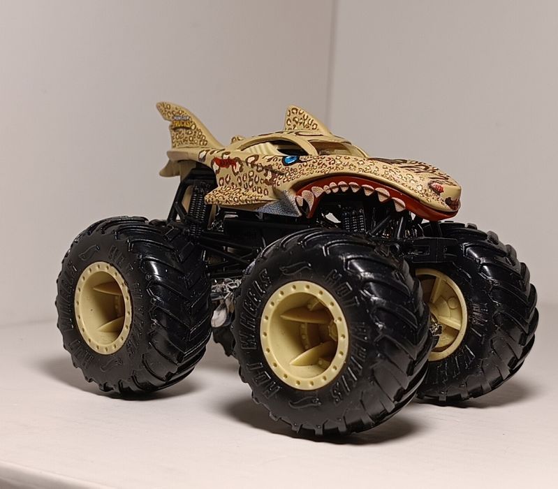 Hot Wheels monster truck 1:64 Leopard Shark


+3
Pojazd w skali 1:64 t