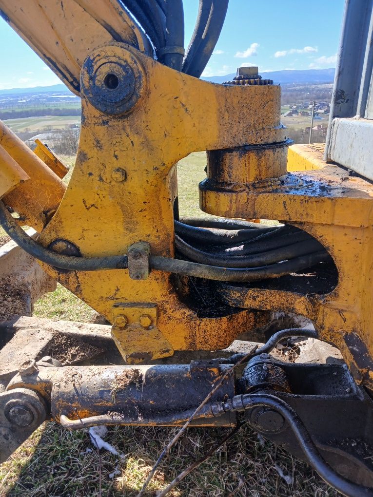 Продам jcb 8030,