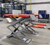 Podnośnik hydrauliczny nożycowy podprogowy 3000 kg