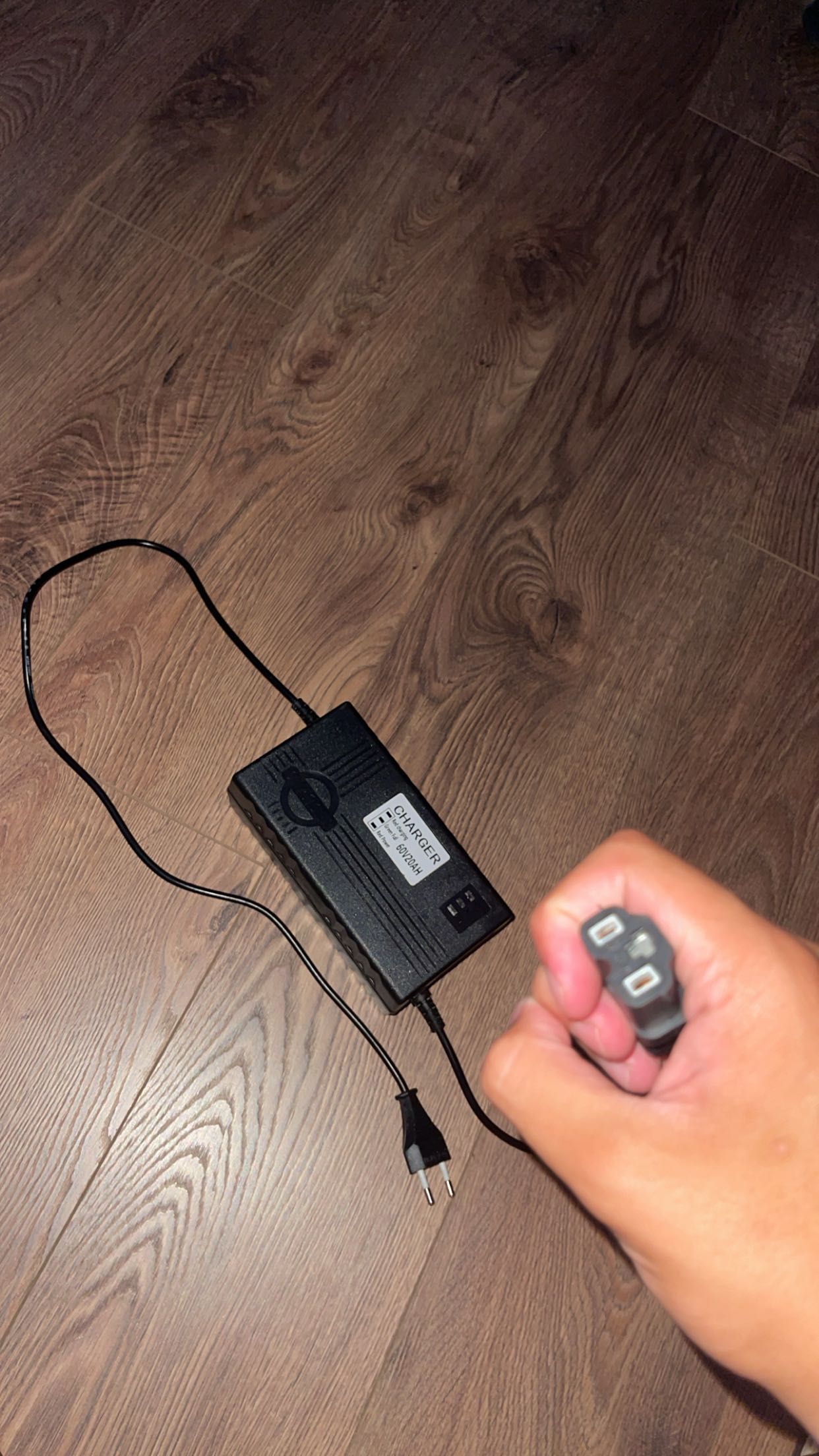 Carregador para mota elétrica