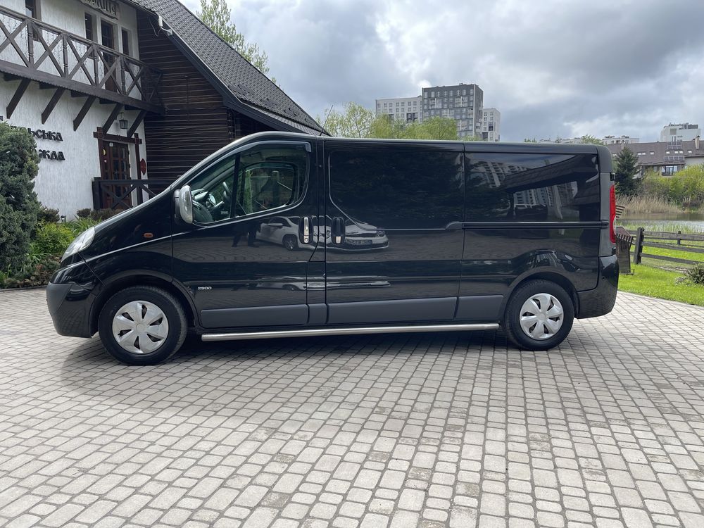 Опель віваро opel vivaro 2011