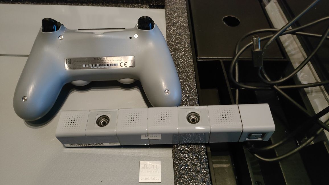 Playstation 4 20th anniversary cały zestaw 1 z 12 300 na calym swiecie