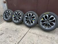 Продам оригінальні диски Mazda R19 в зборі