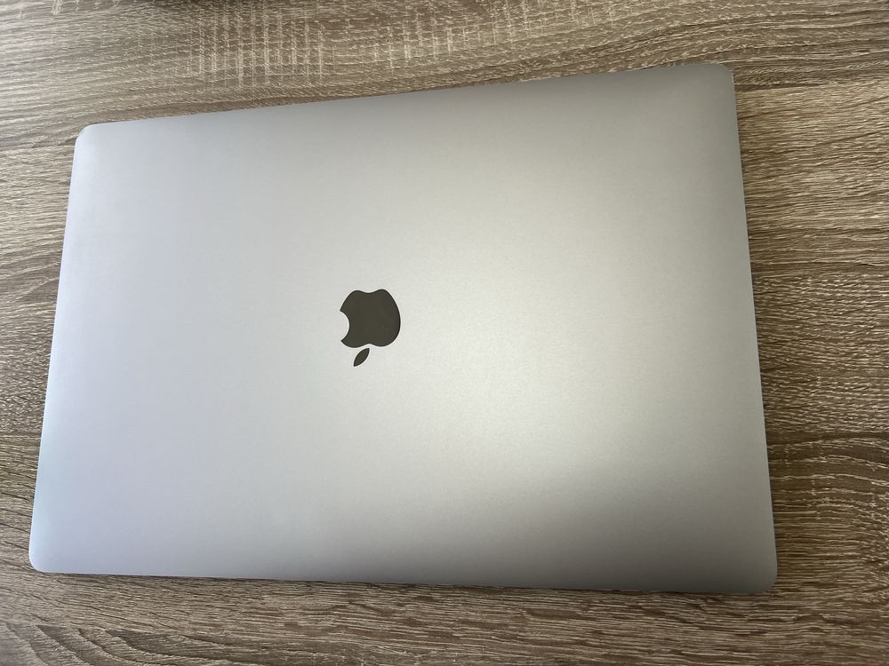 Macbook Pro 16” Space 2019 mvvj2 i7/16ram/512ssd/radeon4gb