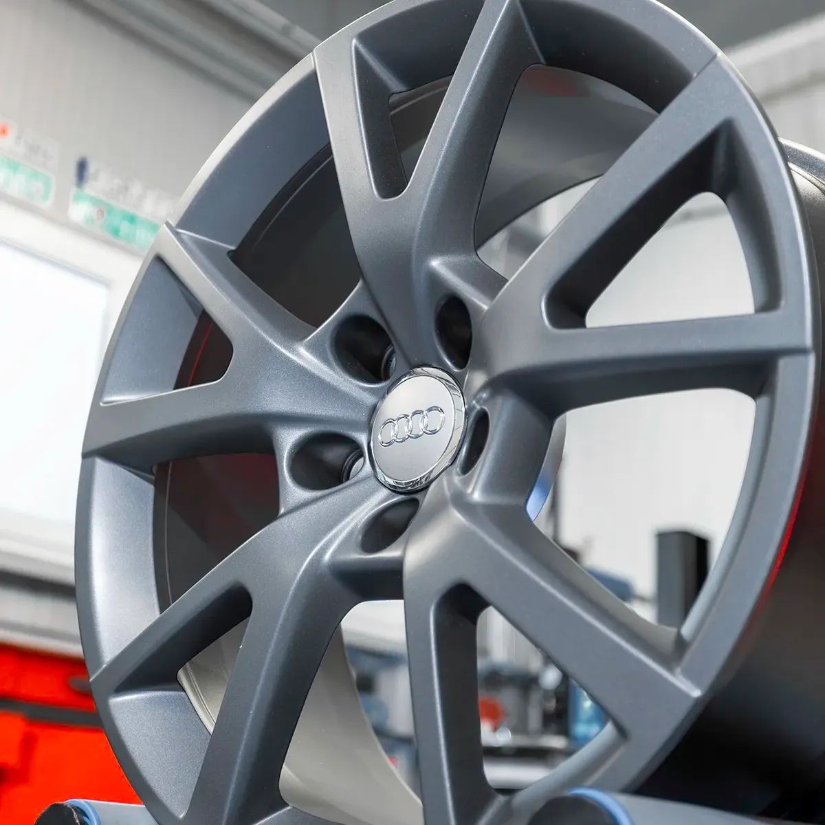 NOWE Oryginalne Felgi Audi 18 A3 A4 A6 A7 A8 Q3 Q5