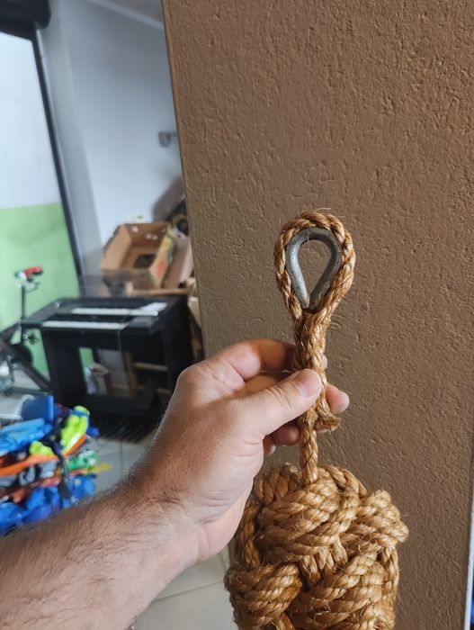 Odbijacz do łodzi , ogranicznik drzwi.