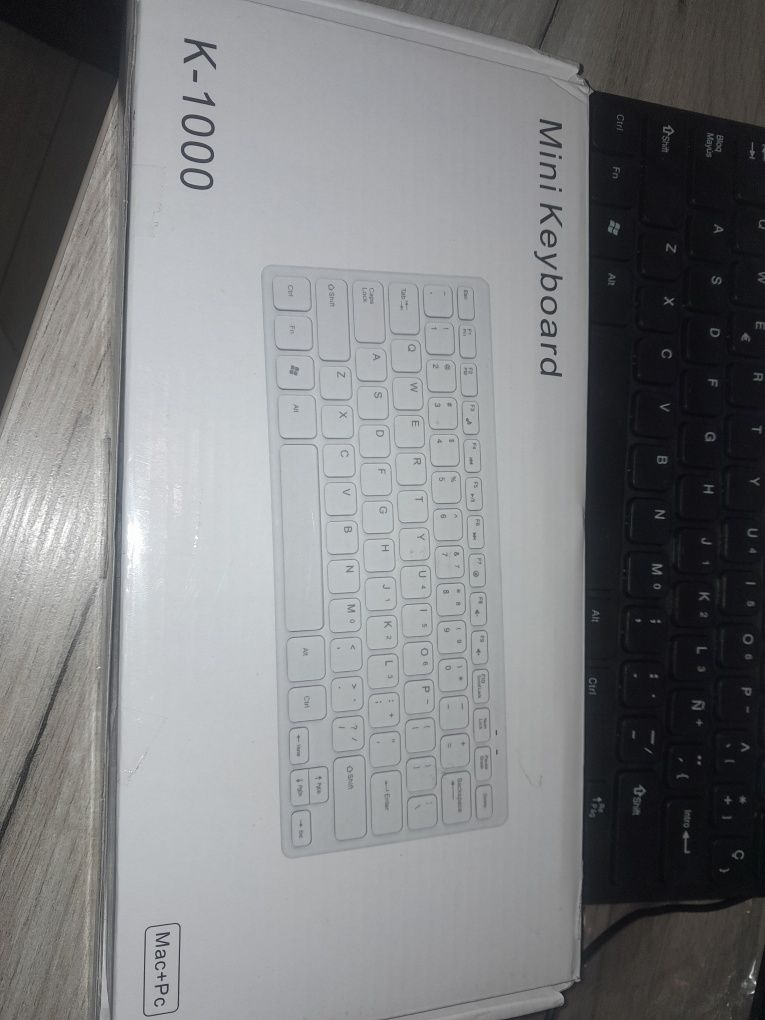 Klawiatura slim czarna mini keyboard k-1000