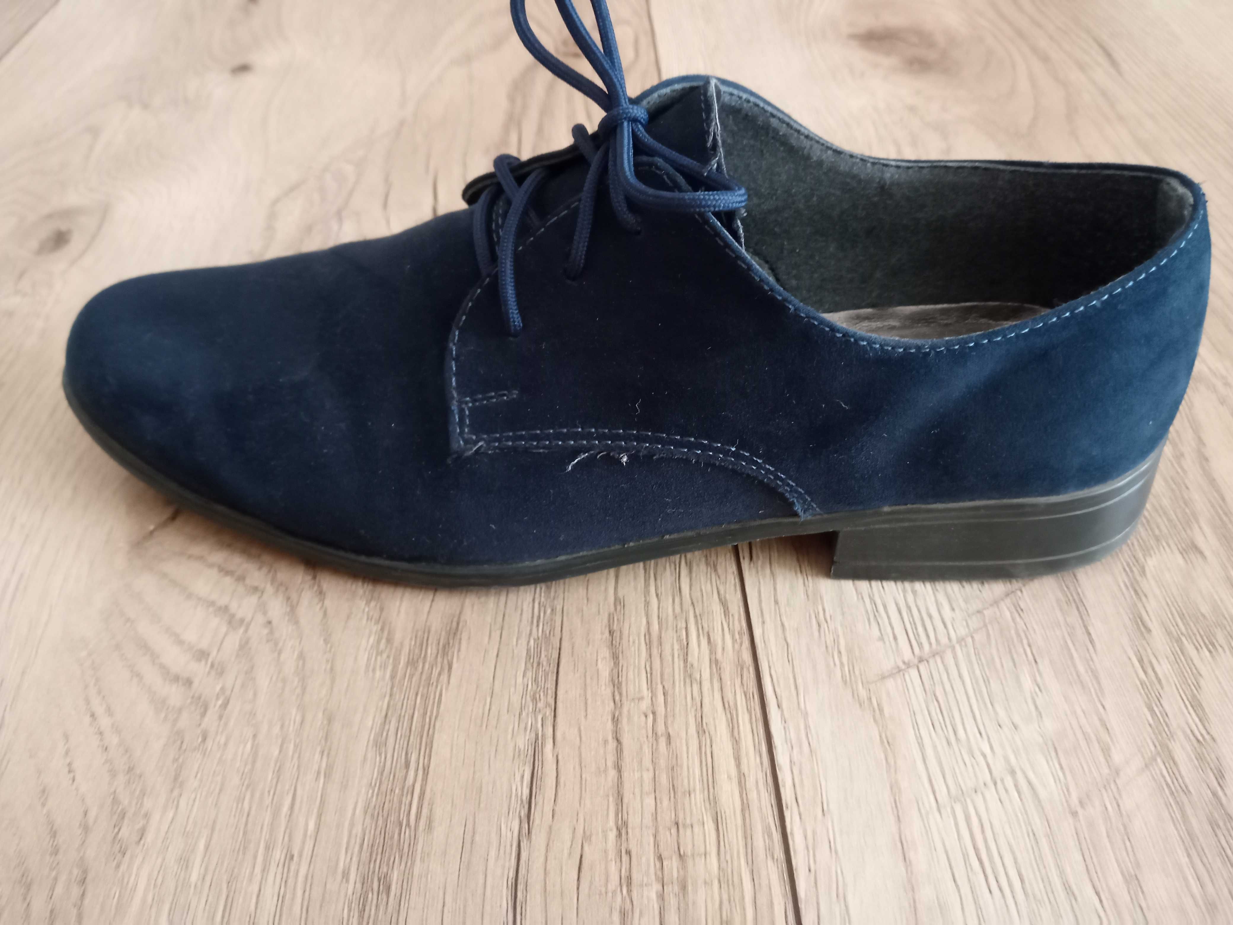 Buty eleganckie chłopięce