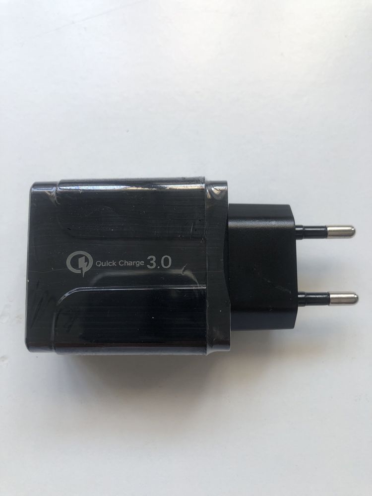 Ficha usb dá para 3 usb