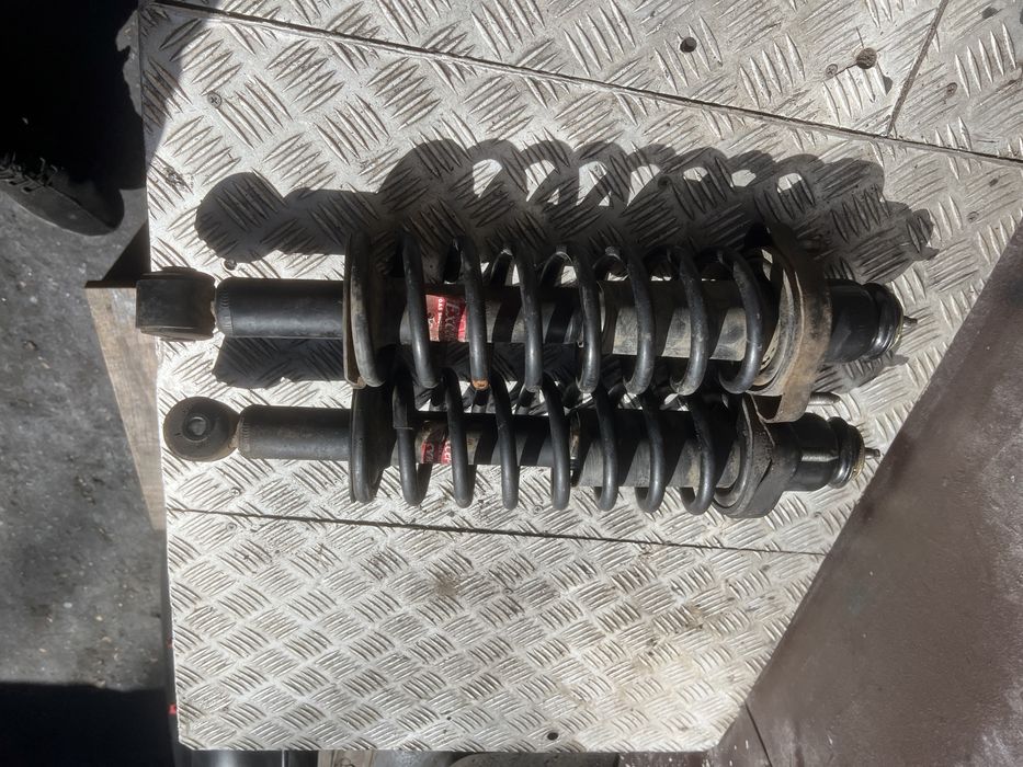 Задние стойки в сборе Mitsubishi Outlander 2005 аутлендер