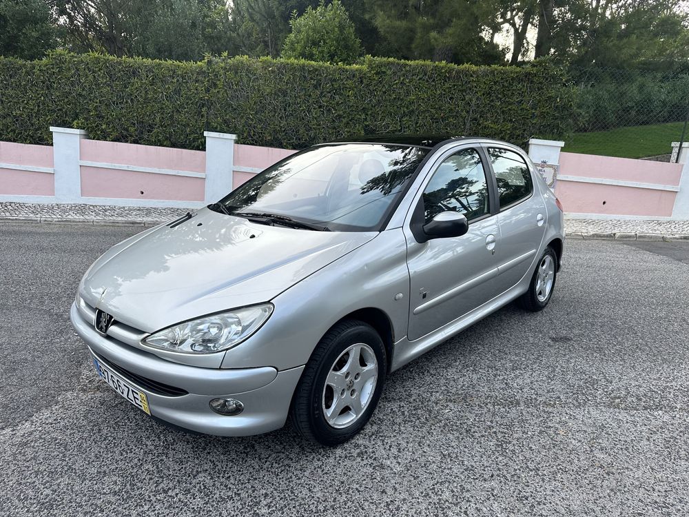 PEUGEOT 206 1.1 GASOLINA BLACK E SILVER EDITION NACIONAL  AC