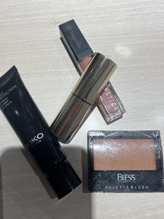 Продам набір косметики