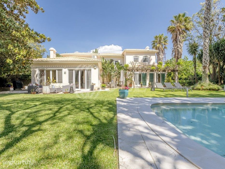 Moradia T5+2 com piscina e garagem, em Birre, Cascais