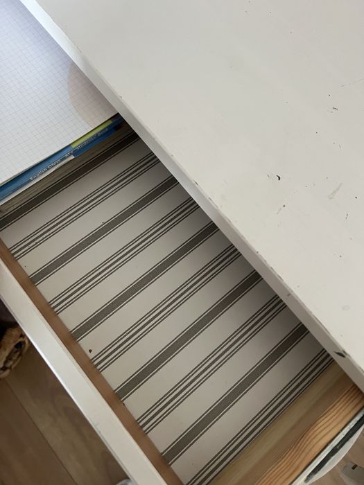 Białe drewniane biurko ikea hermes plus gratis krzeslko ikea